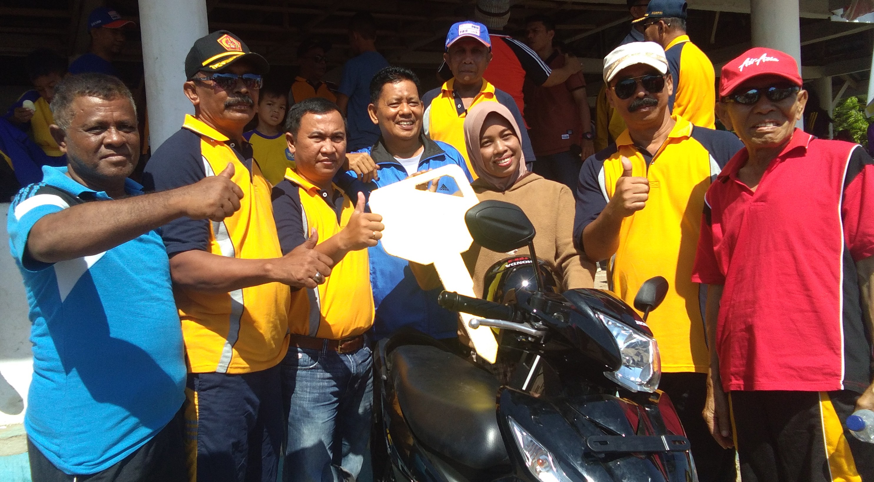 HUT PGRI Di Buton Dimeriahkan Jalan Santai