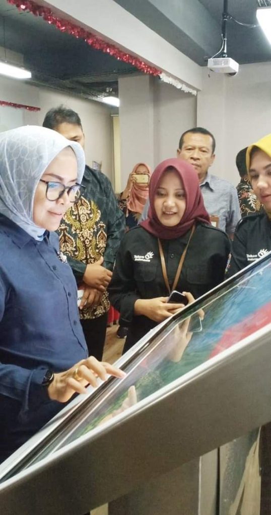 Kunjungi PT Telkom, Wabup Berharap Buton Jadi Kota Cerdas Kunjungi PT Telkom, Wabup Berharap Buton Jadi Kota Cerdas