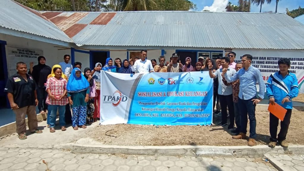 Beri Edukasi Keuangan Ke Warga TPAKD Lakukan Sosialisasi Beri Edukasi Keuangan Ke Warga TPAKD Lakukan Sosialisasi