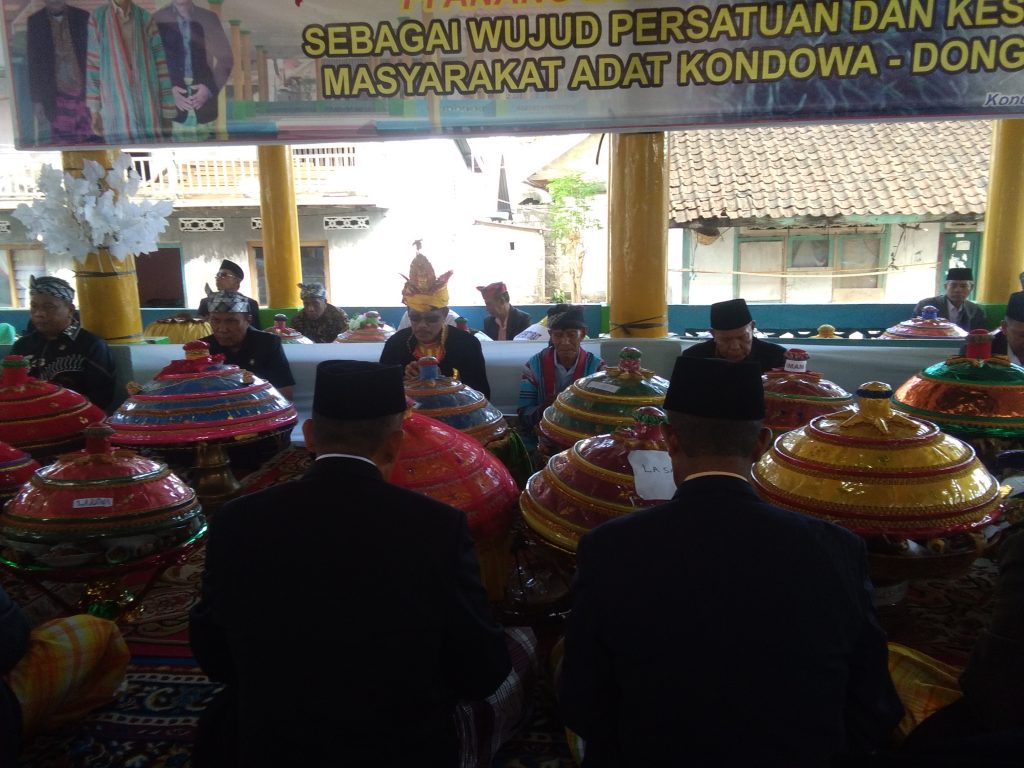 Sapati Kesultanan Buton ke 40 Hadiri Pesta Adat Kondowa-Dongkala Sapati Kesultanan Buton ke 40 Hadiri Pesta Adat Kondowa-Dongkala