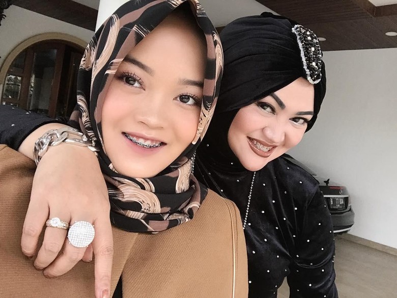 Polisi Umumkan, Lina Mantan Istri Sule Meninggal karena Sakit Polisi Umumkan, Lina Mantan Istri Sule Meninggal karena Sakit