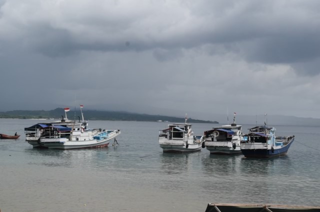 Gelombang Tinggi, Nelayan Baubau Enggan Melaut Gelombang Tinggi, Nelayan Baubau Enggan Melaut