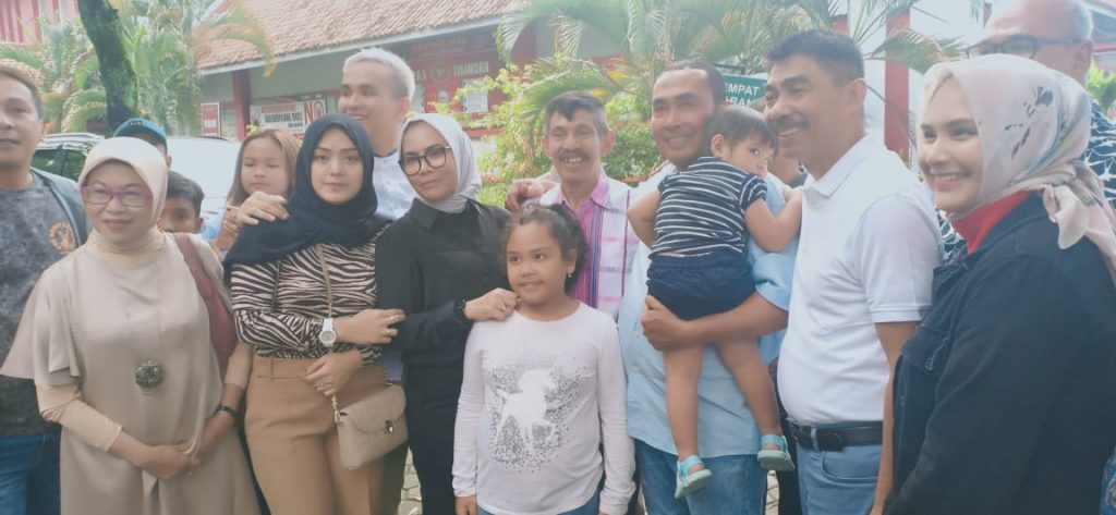 Umar Samiun Resmi Bebas, AS Tamrin Ikut Menjemput Umar Samiun Resmi Bebas, AS Tamrin Ikut Menjemput