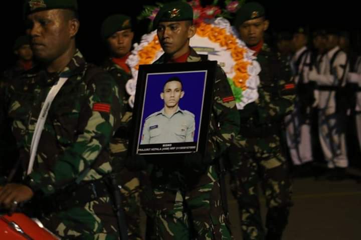 Jenazah Praka Anumerta Risno Diseberangkan Besok ke Butur Jenazah Praka Anumerta Risno Diseberangkan Besok ke Butur