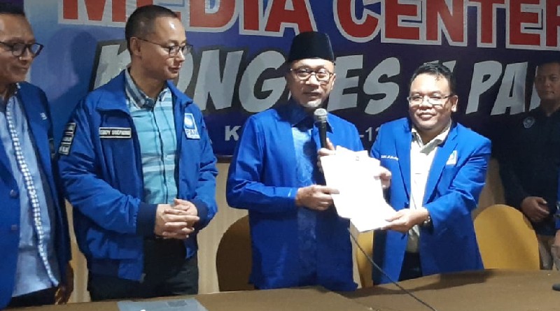 Zulkifli hasan Resmi Mendaftar Caketum PAN