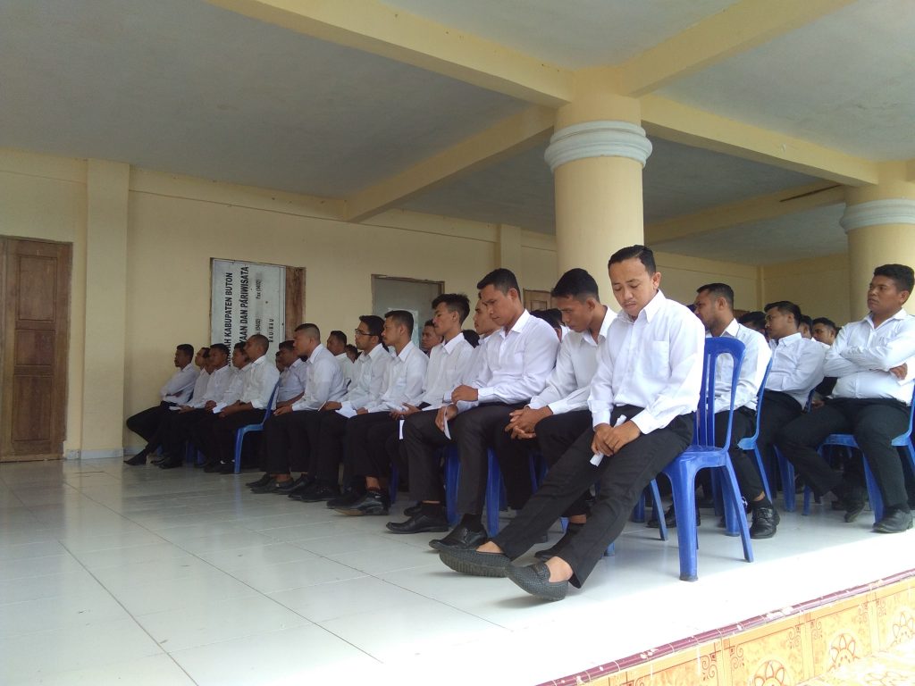 Bupati dan Sekda Buton Pantau Hari Pertama Tes CPNS Bupati dan Sekda Buton Pantau Hari Pertama Tes CPNS