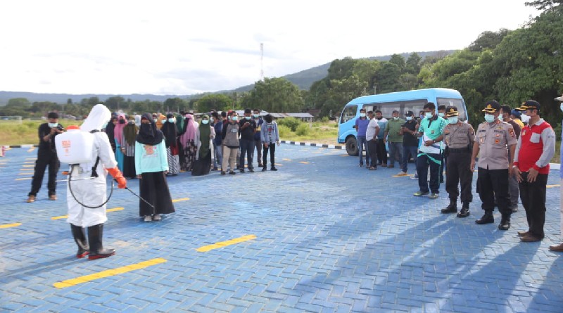 Diskominfo Dan Polres Buton Lakukan Penyuluhan Keliling Diskominfo Dan Polres Buton Lakukan Penyuluhan Keliling