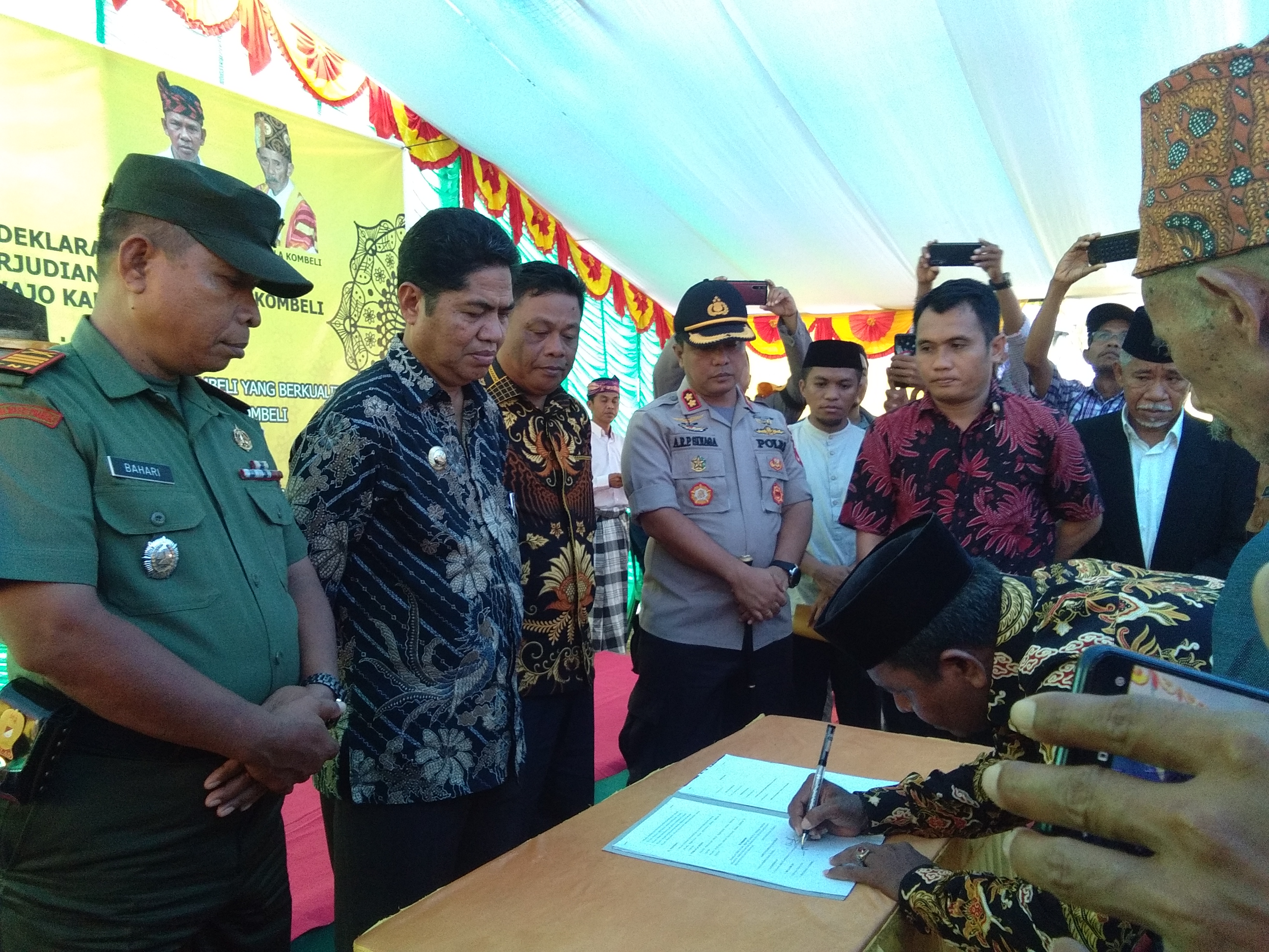 Kelurahan Kombeli Deklarasi Bebas Miras, Judi dan Pergaulan Bebas