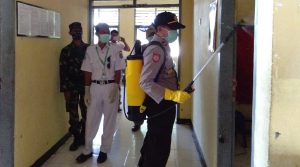 Cegah Corona (COVID – 19), Muspika Wolowa Semprot Disinfektan