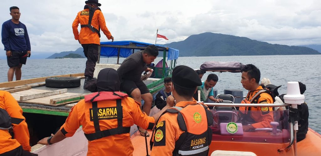 Kapal Rute Laoti-Kendari Patah As Kemudi, Seluruh Penumpang Dievakuasi Basarnas Kapal Rute Laoti-Kendari Patah As Kemudi, Seluruh Penumpang Dievakuasi Basarnas