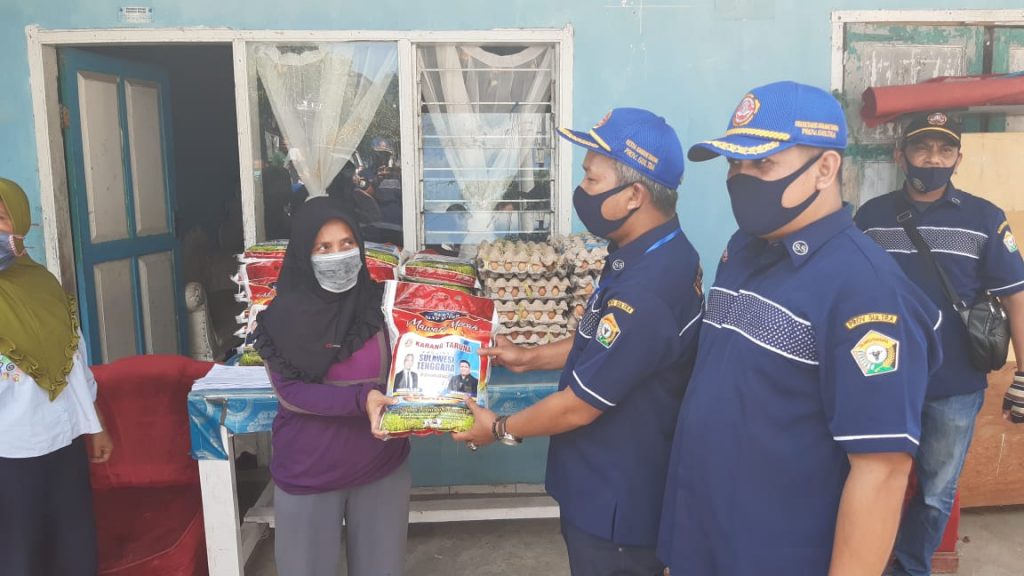 Pengurus Karang Taruna Provinsi Bagikan 2000 Paket Sembako