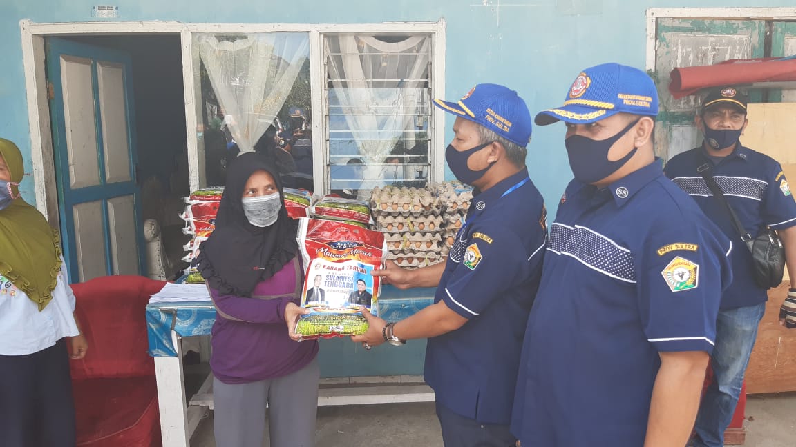 Pengurus Karang Taruna Provinsi Bagikan 2000 Paket Sembako