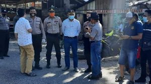 Sekda Baubau Turun Tangan Tenangkan Warga Blokir Jalan