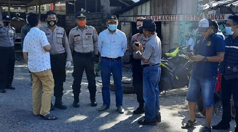 Sekda Baubau Turun Tangan Tenangkan Warga Blokir Jalan
