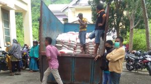 Hari ini,Bansos Untuk Guru Honorer Mulai Dibagikan