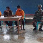 Babinsa 1413 / 10 Gu Pantau Penyaluran Dana BST Kelurahan Bombonawulu