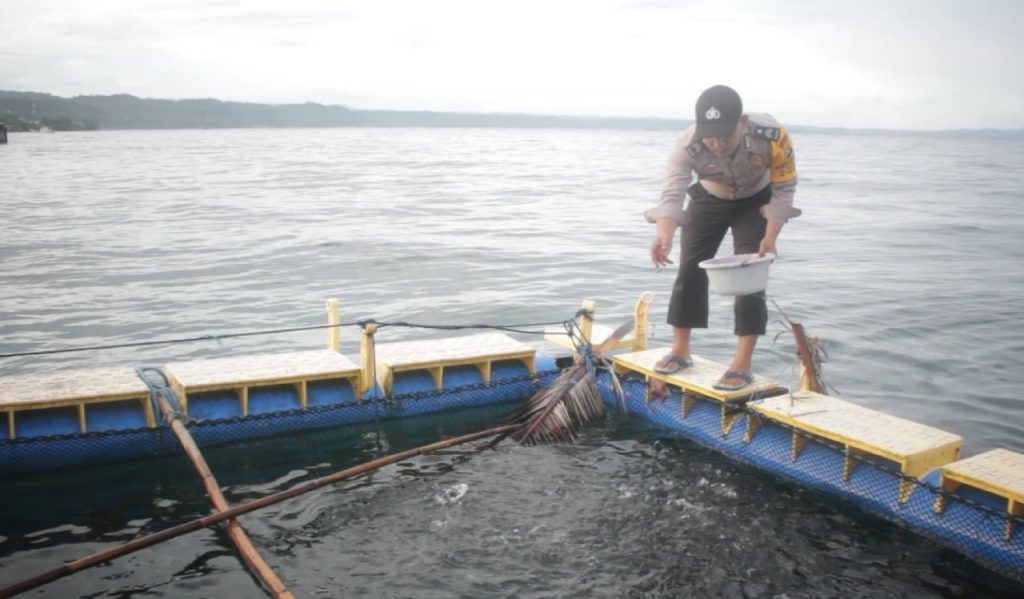 Bhabinkamtibmas Desa Banabungi Gandeng Warga Kembangkan Budidaya Ikan Air Asin