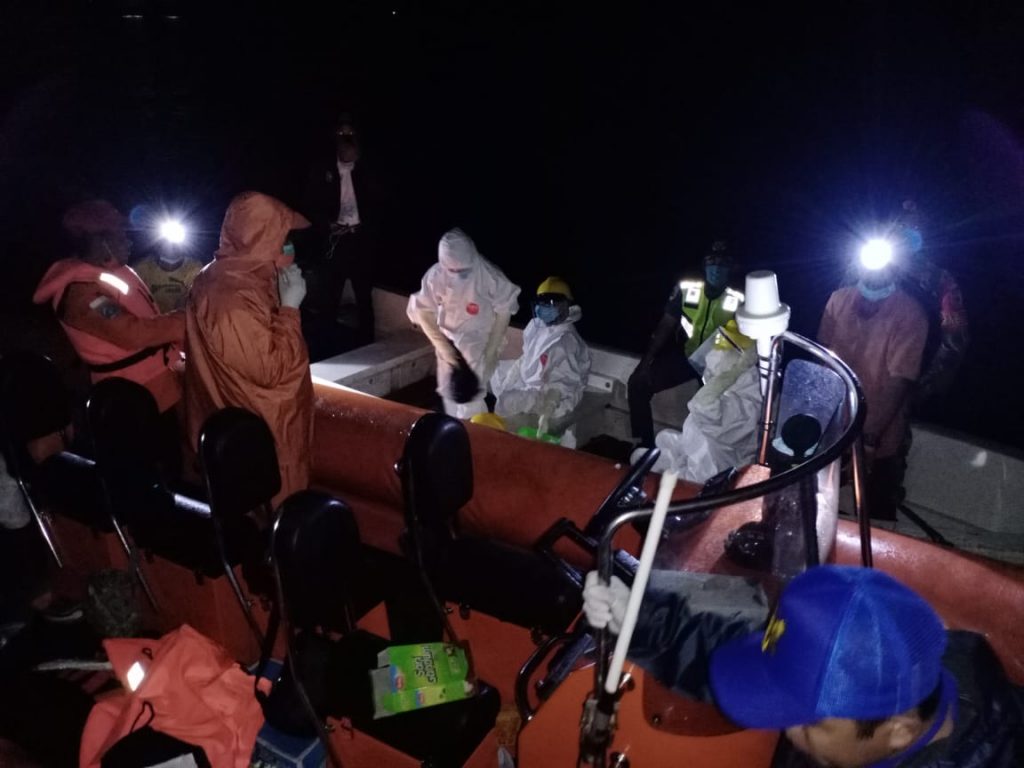 Kapal Nelayan Terbakar di Perairan Binongko, 2 Nelayan Mengalami Luka Bakar Kapal Nelayan Terbakar di Perairan Binongko, 2 Nelayan Mengalami Luka Bakar