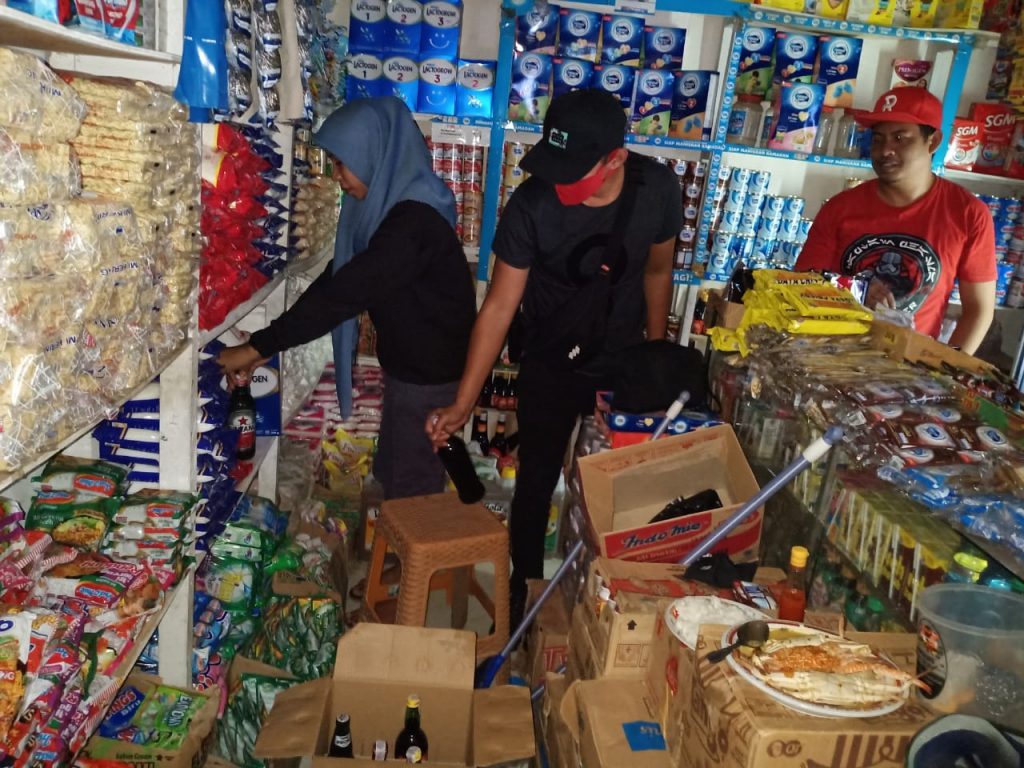 Polsek Wolio Sita Puluhan Botol Miras Polsek Wolio Sita Puluhan Botol Miras