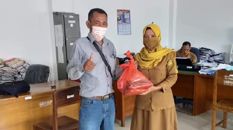 Kesbangpol Buton Beri Bantuan Alat Kesehatan kepada 16 Ormas Dan LSM