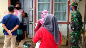 Pastikan Keluarga Pasien Covid Sehat, Satgas Lakukan Swab