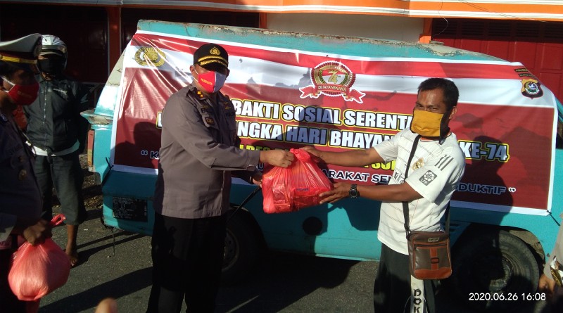 Sasar Ojek dan Sopir, Polres Buton Salurkan 350 Paket Sembako Sasar Ojek dan Sopir, Polres Buton Salurkan 350 Paket Sembako