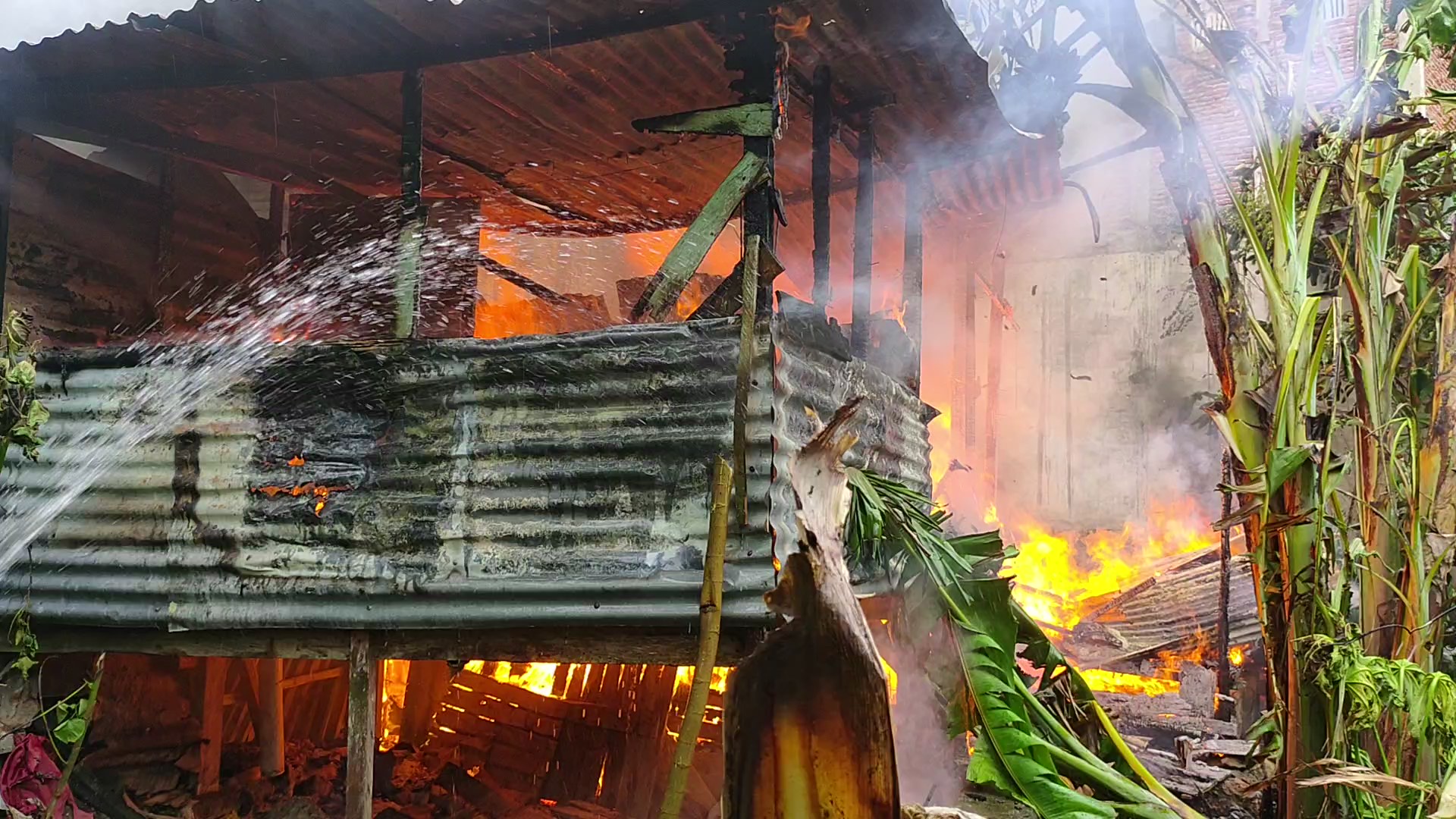 “Saya lagi Mandi, dengar Suara Terbakar, Saat Keluar Api Sudah Membesar”