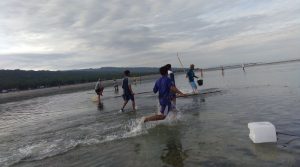 Cara Unik, Nelayan Tradisional Wabula Menangkap Ikan