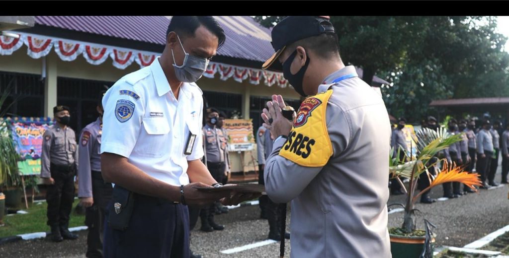 Seorang Warga Baubau Temukan Senjata Api Rakitan Di Tepi Jalan