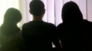 Heboh Seorang Suami Poligami Anak Tiri dengan Persetujuan Istrinya