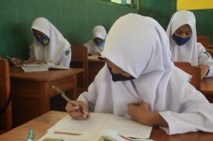 Siswa Kesulitan Belajar Online, Sekolah Di Buton Selatan Terpaksa Kembali Dibuka