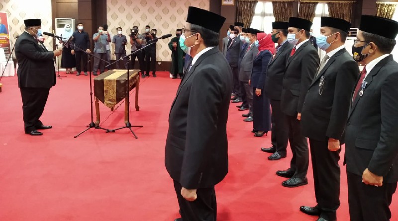 Lantik 12 Pejabat Eselon II, Berikut Pesan Gubernur Sultra