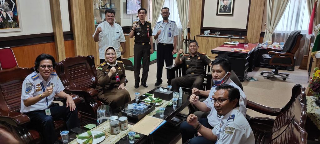 Berkas dan Tersangka Pemalsu ID PASS Bandara Diserahkan ke Kejaksaan Sidoarjo