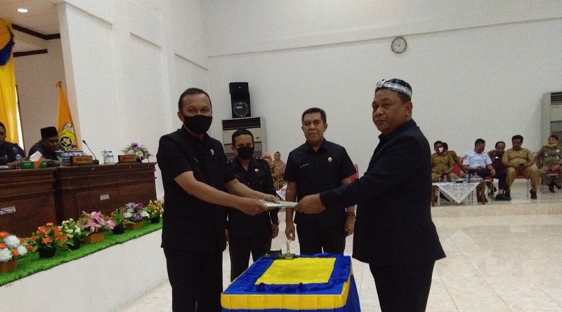Lima Fraksi DPRD Buton Setujui LKPJ Bupati Buton Ditetapkan Jadi Perda