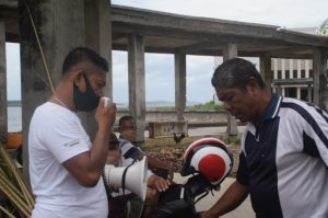 Warga Disuruh Pulang Karena Tak gunakan Masker saat Berbelanja Di Pasar Wameo