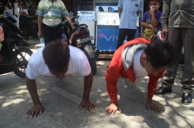 Tak Gunakan Masker, Puluhan Warga Baubau Disanksi Baca Pancasila dan Push Up