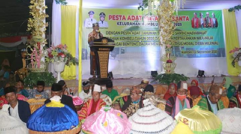 Hadiri Pesta Adat, Bupati Himbau Warga Patuhi Protokol Kesehatan