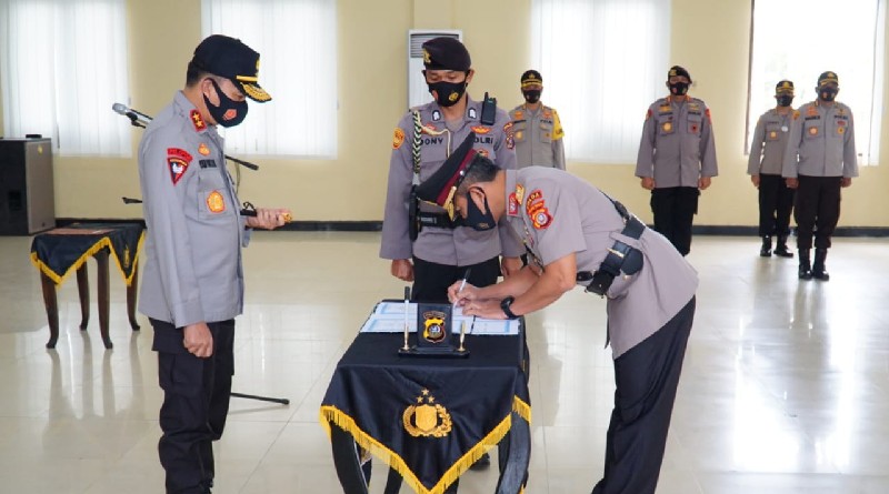 Brigjen Pol Waris Agono Dilantik Menjadi Wakapolda Sultra