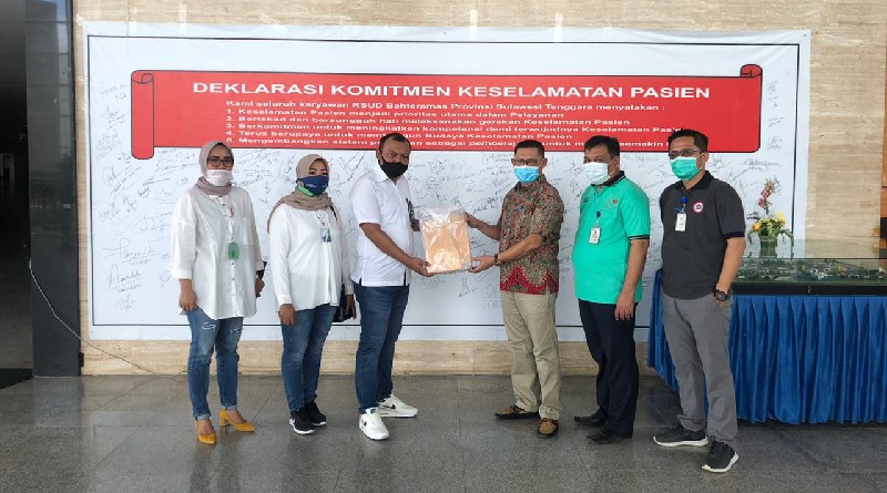 BPJamsostek Sultra Bagi-bagi APD ke Rumah Sakit