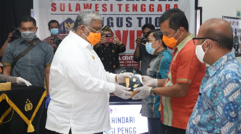 Gubernur Sultra Luncurkan Sejuta Masker Menyongsong Pilkada