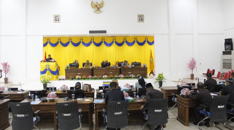 DPRD Sahkan Empat Raperda DPRD Sahkan Empat Raperda