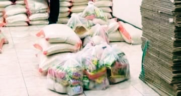 Lagi, Guru Honorer di Buton Dapat Bantuan Paket Sembako