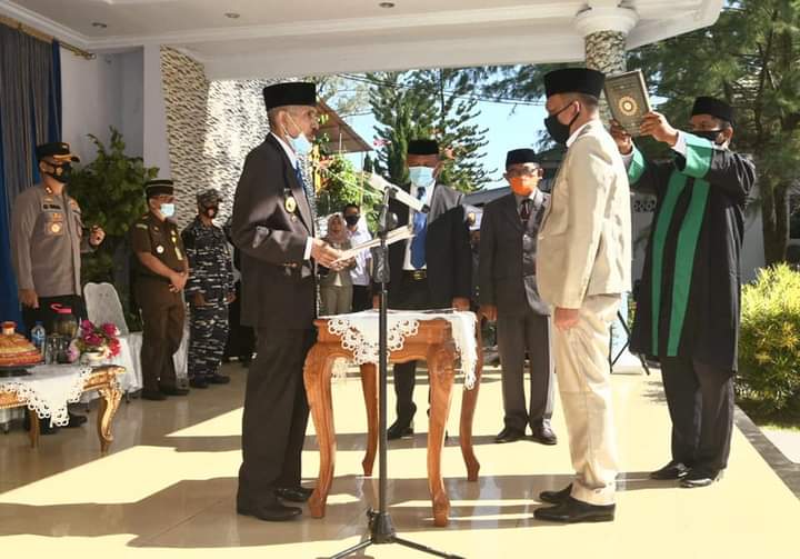 Lantik Direktur PDAM, Wali Kota Baubau Tekankan Beri Pelayanan Prima Untuk Masyarakat