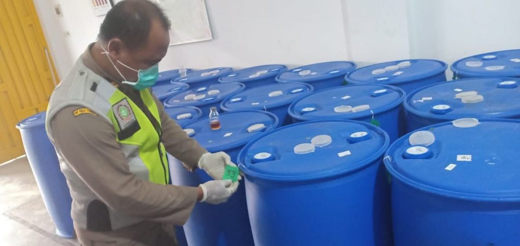 Petani Sultra Senang, Harga Ekspor Minyak Nilam Meroket