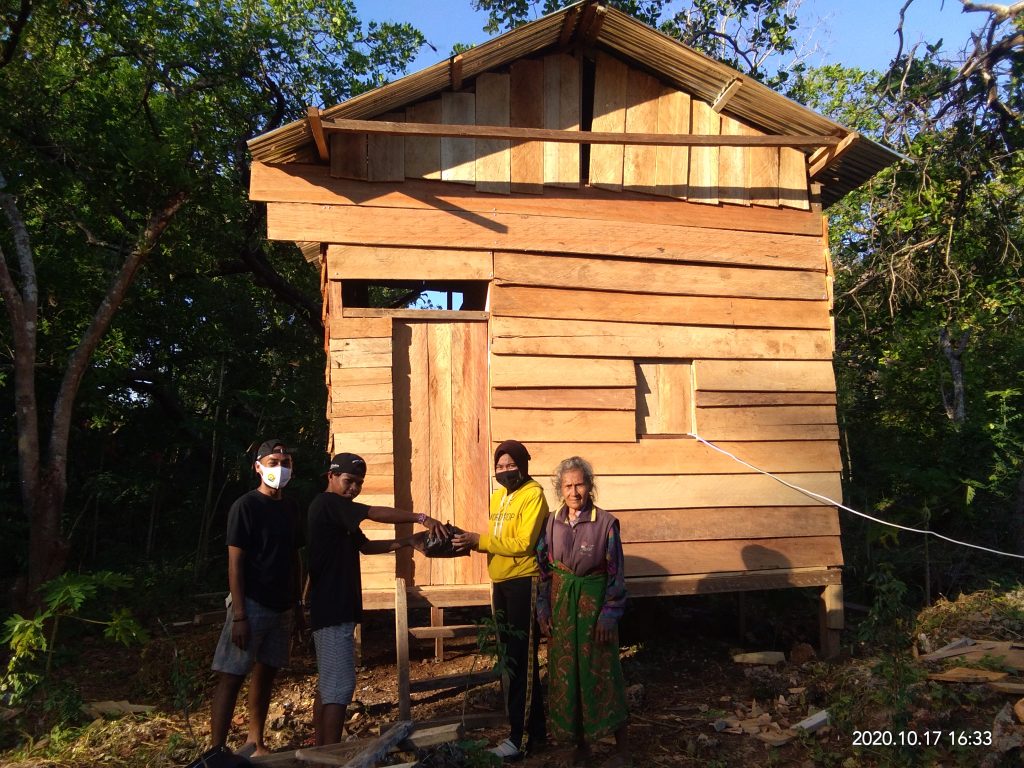 Rumah Nenek Wa Puti Kelar, Sang Nenek Akhirnya Bertemu Keluarganya