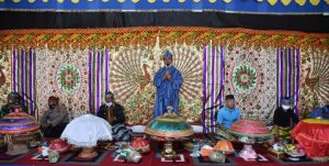 Hadiri Pesta Adat, La Bakry Minta Perangkat Adat Manfaatkan Program Desa