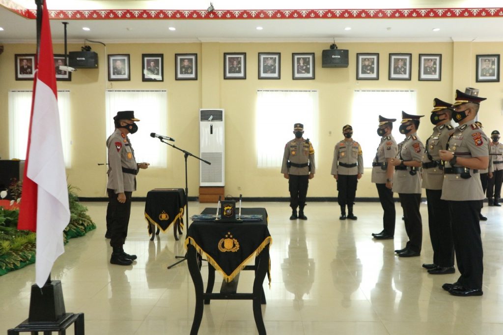 Kapolda Pimpin Sertijab Kapolres Buton Dan Kapolres Bombana
