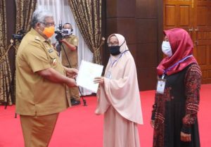 Gubernur Serahkan 15.000 Sertifikat Tanah untuk 17 Kab/Kota