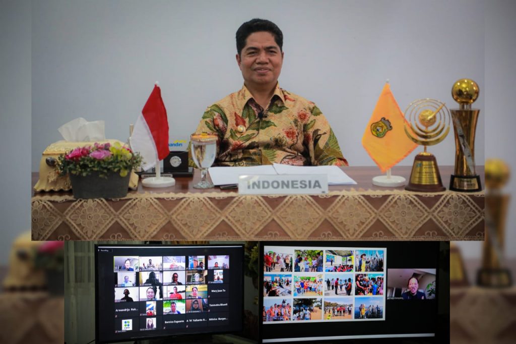 Wakili Indonesia, Bupati Buton Ikut Webinar Jejaring Global Bersama Kepala Daerah di Empat Negara Wakili Indonesia, Bupati Buton Ikut Webinar Jejaring Global Bersama Kepala Daerah di Empat Negara