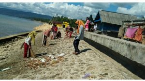 Karang Taruna Kancinaa Kompak Gelar Baksos Bersihkan Kampung
